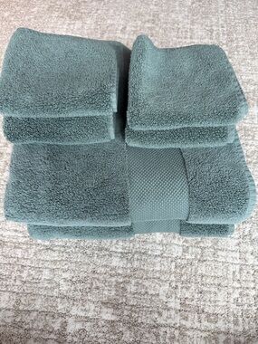 Plush Sage Green Bath Towel Set - Brand